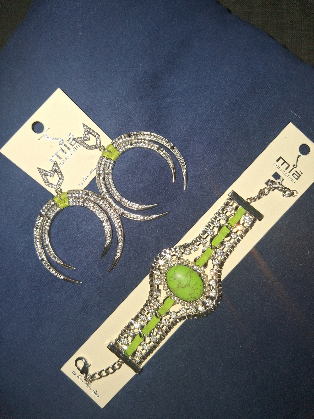 MIA COLLECTION Lime Green Stone Bracelet and Crystal Crescent Earrings Set
